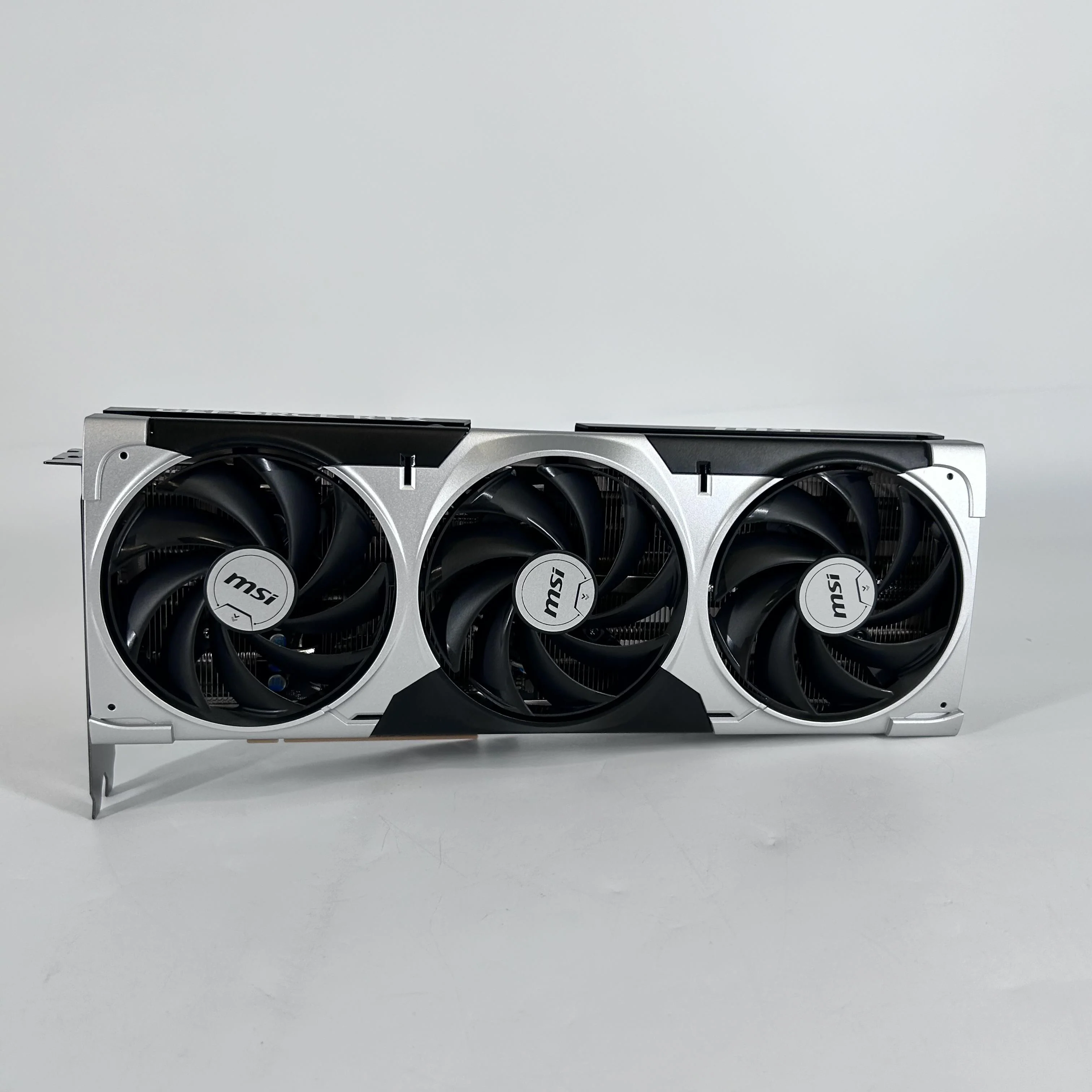 NVIDIA GeForce RTX 5080 16GB RAM - Image 2