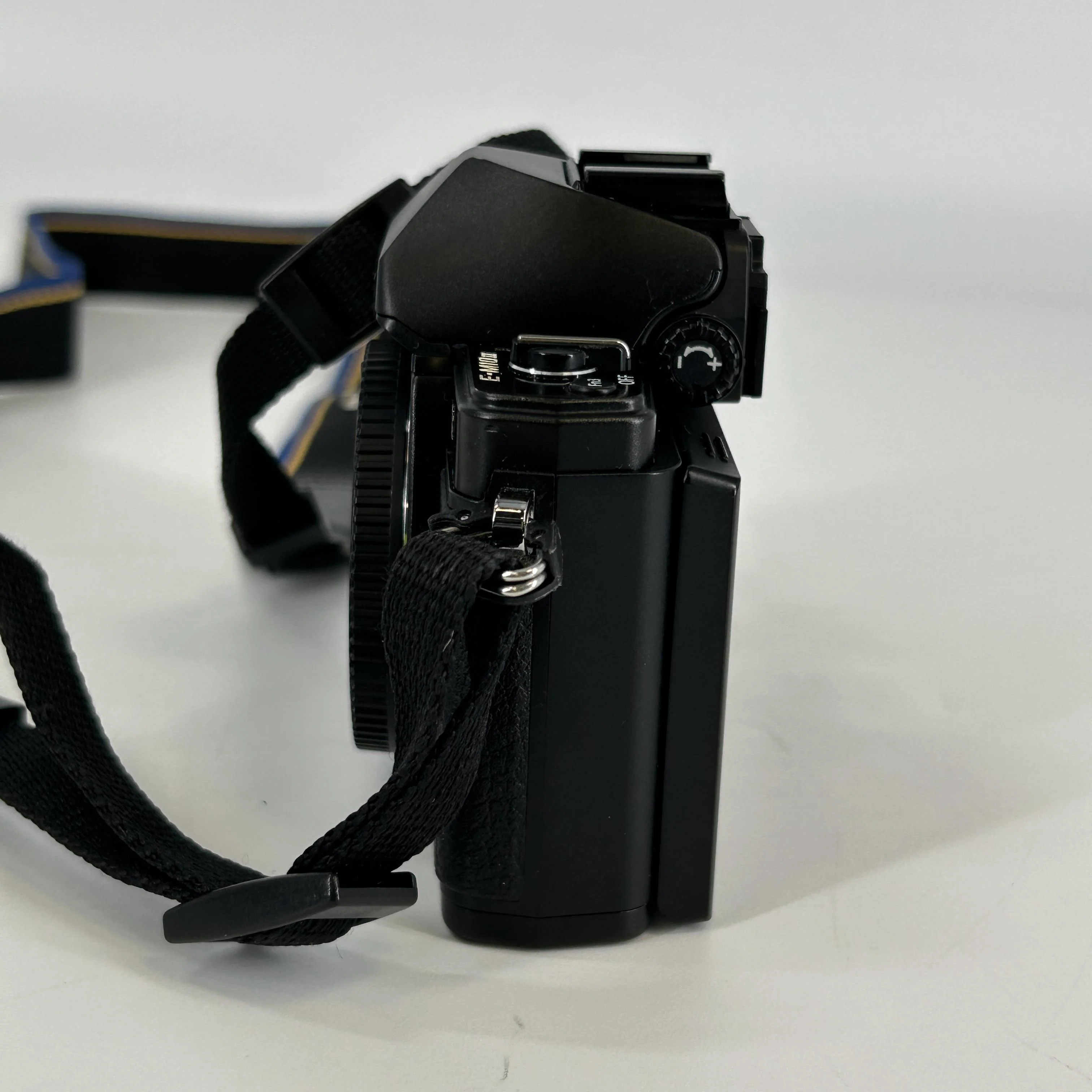Olympus OM-D E-M10 II 16.1MP Black - Image 4