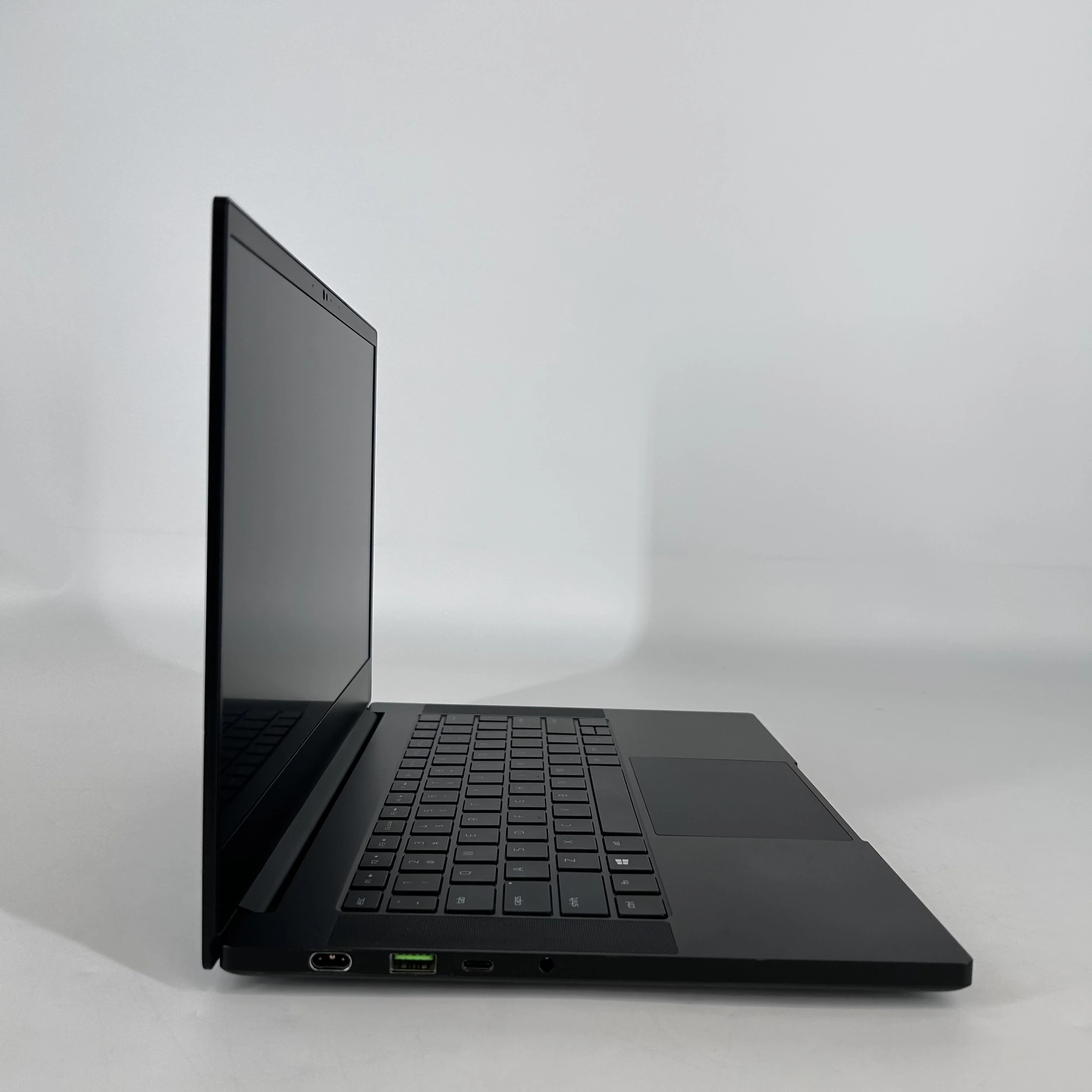 Razer Blade 14 2021 Black 3.3 GHz AMD Ryzen 9 5900HX 16GB RAM 2TB Solid State Drive NVIDIA GeForce RTX 3080 8 GB - Image 3