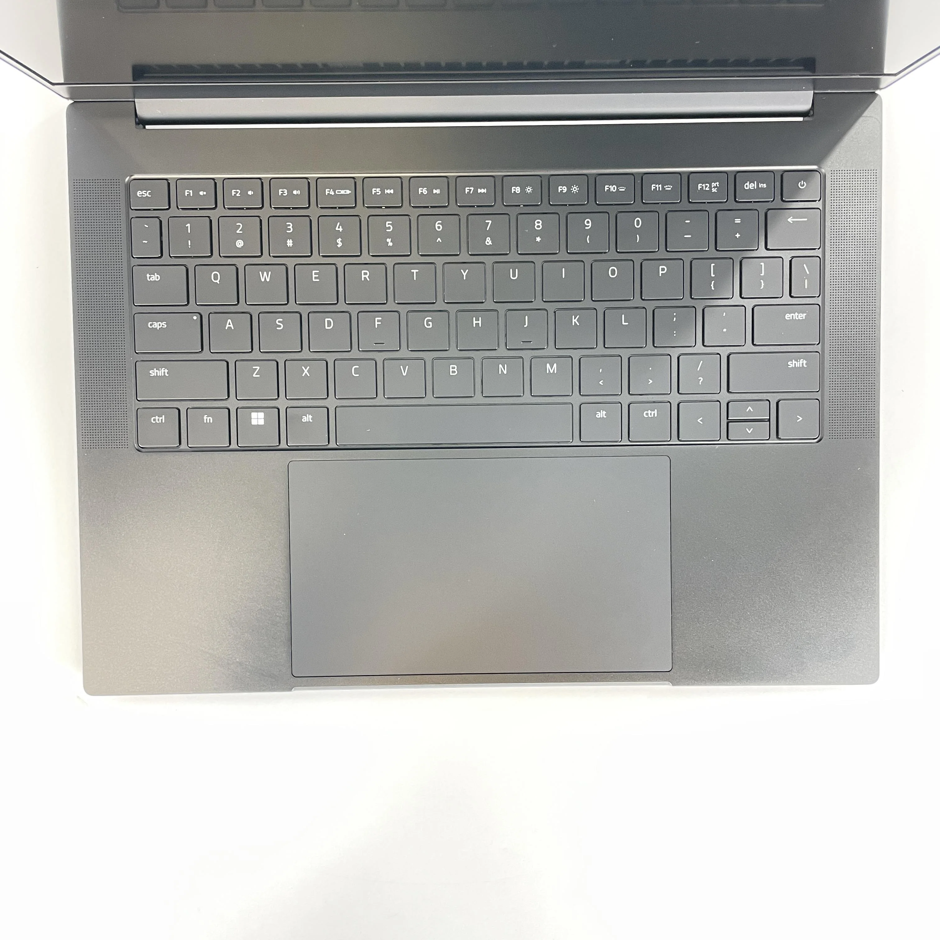 Razer Blade 14 2023 Black 4.0 GHz AMD Ryzen 9 7940HS 32GB RAM 2TB Solid State Drive NVIDIA GeForce RTX 4070 8 GB - Image 2