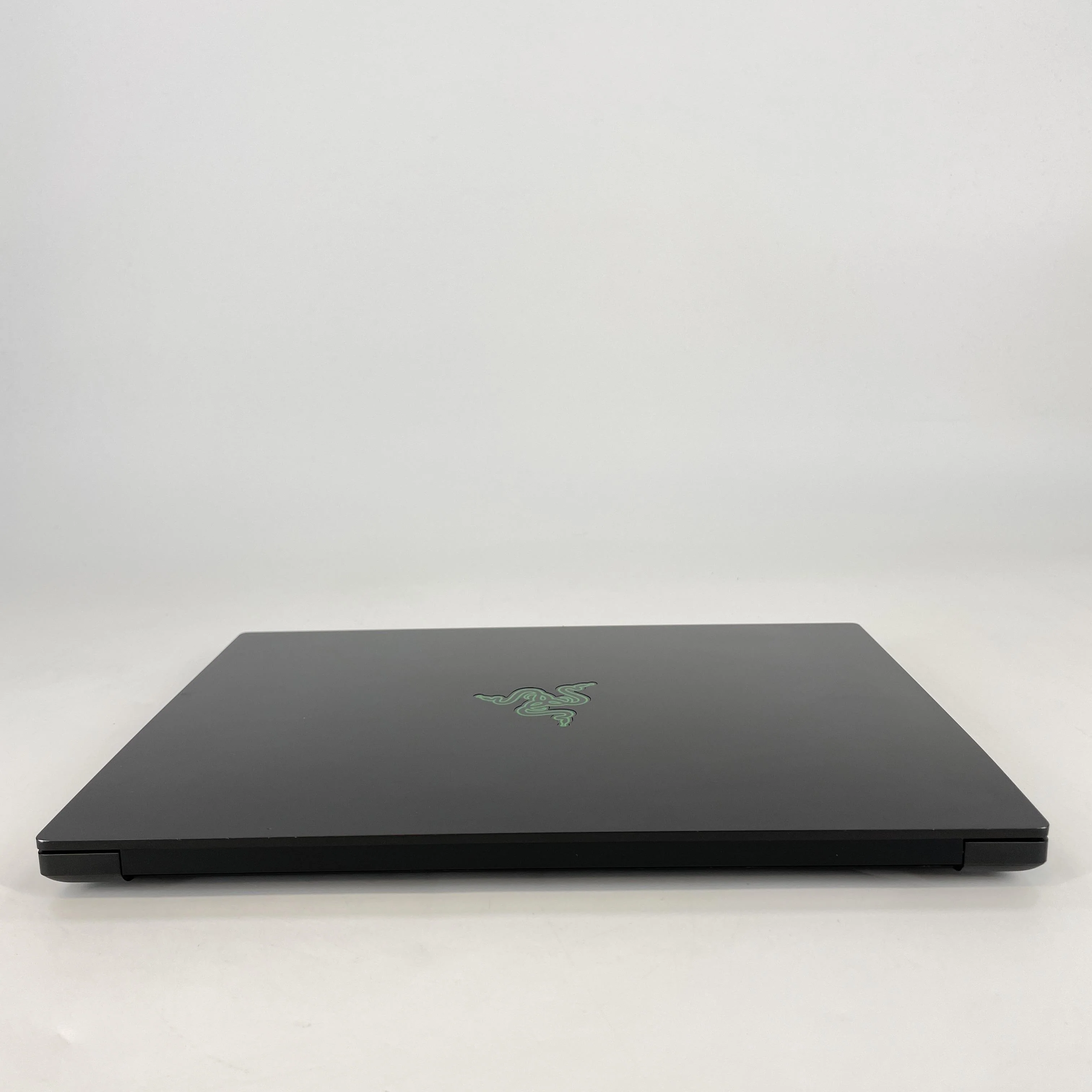 Razer Blade 14 2023 Black 4.0 GHz AMD Ryzen 9 7940HS 64GB RAM 4TB Solid State Drive NVIDIA GeForce RTX 4070 8 GB - Image 4