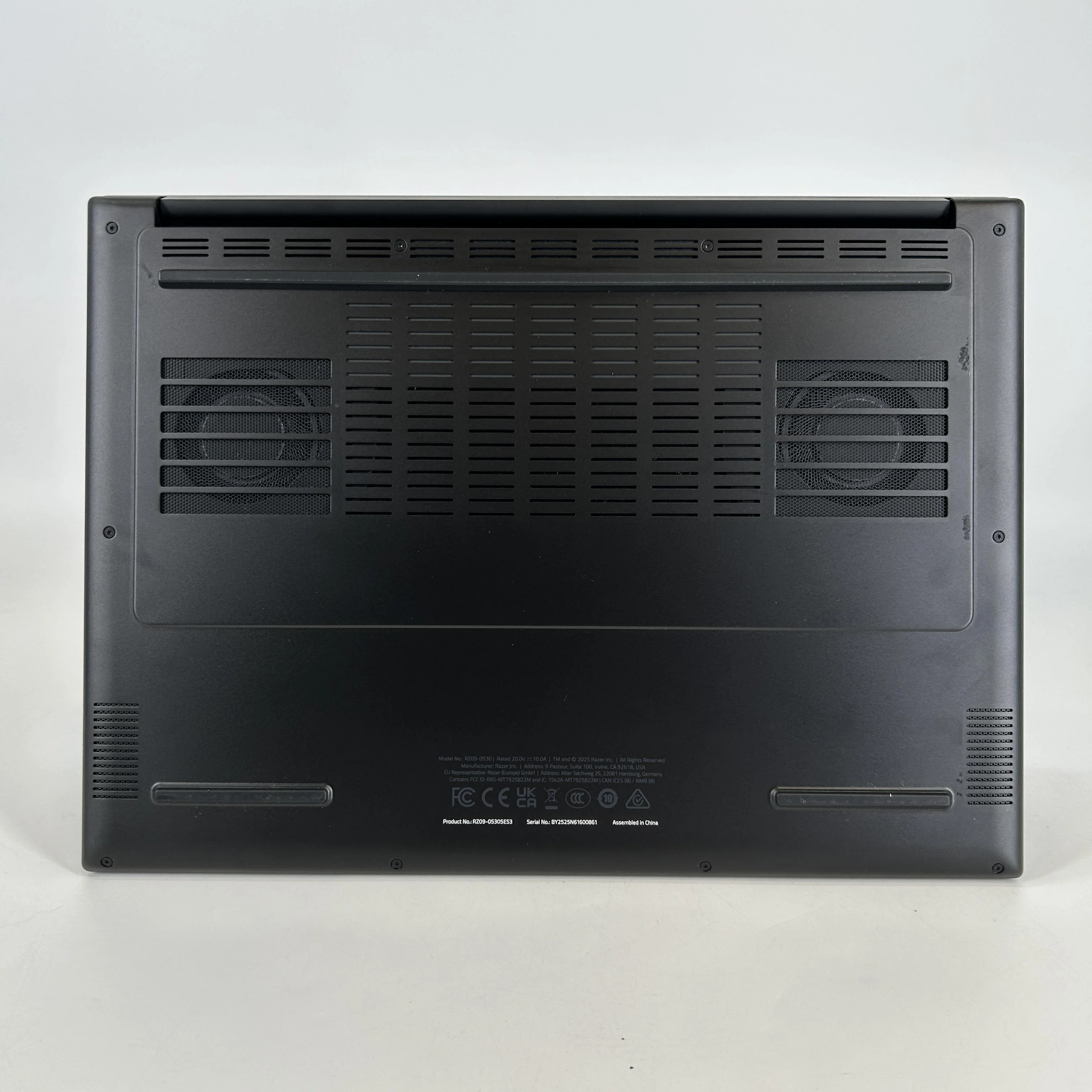 Razer Blade 14 2025 Black 2.0 GHz AMD Ryzen AI 9 365 16GB RAM 1TB Solid State Drive NVIDIA GeForce RTX 5060 8 GB - Image 3