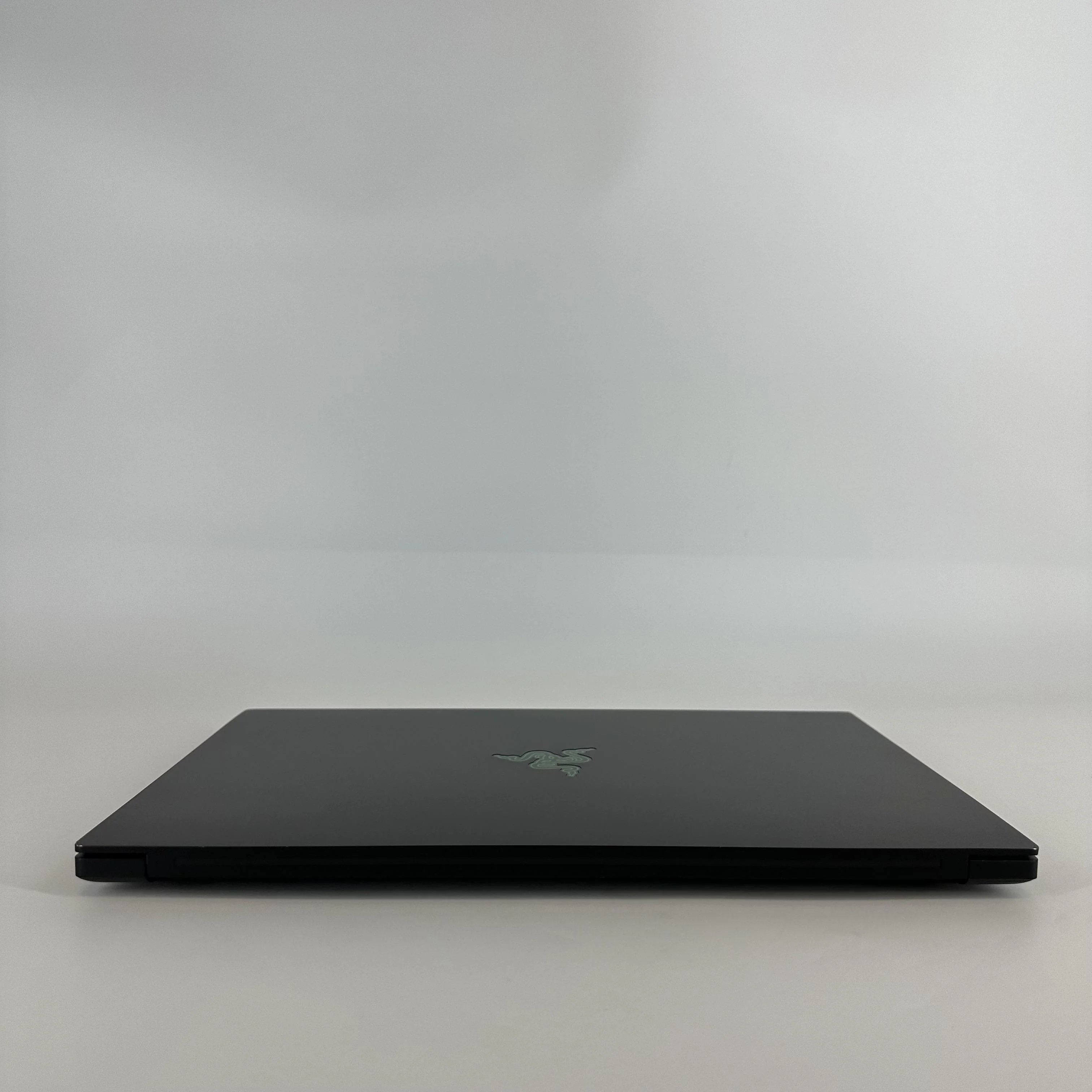 Razer Blade 15 Advanced 2021 Black 2.3 GHz Intel Core i7 11th Gen. 32GB RAM 1TB Solid State Drive NVIDIA GeForce RTX 3080 8 GB - Image 11