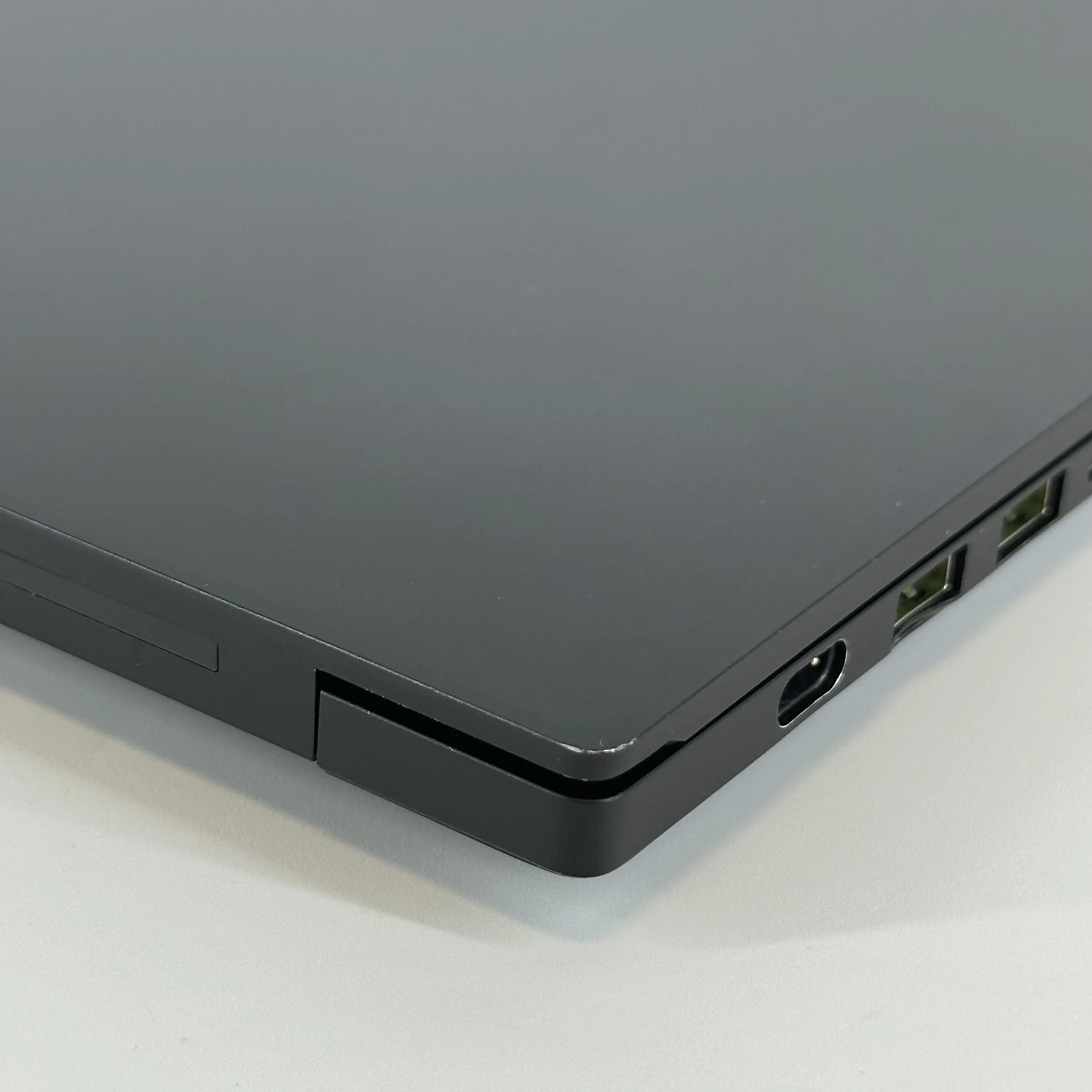 Razer Blade 15 Advanced 2021 Black 2.3 GHz Intel Core i7 11th Gen. 32GB RAM 1TB Solid State Drive NVIDIA GeForce RTX 3080 8 GB - Image 12