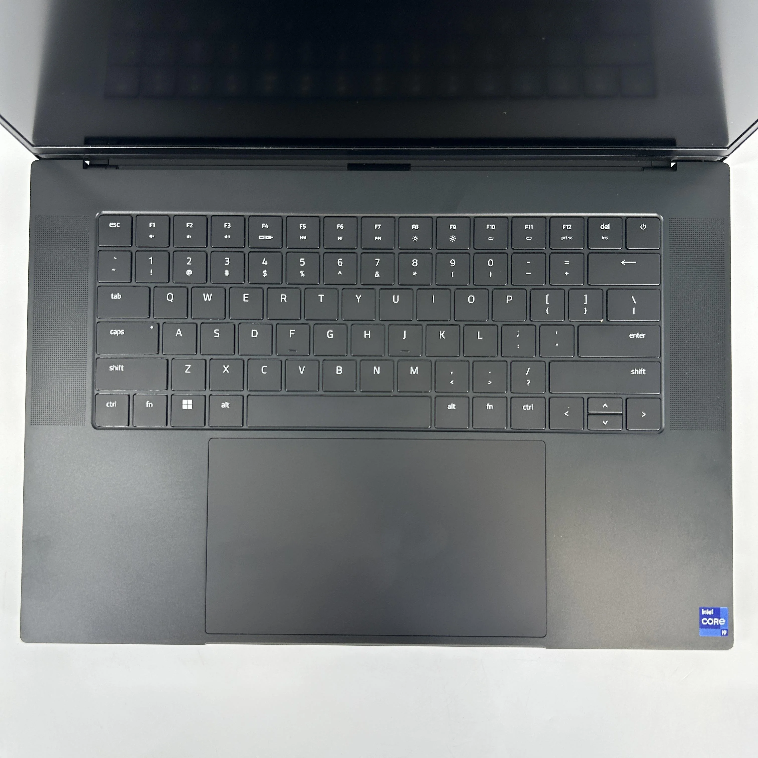 Razer Blade 16 2023 Black 2.2 GHz Intel Core i9 13th Gen. 64GB RAM 1TB Solid State Drive NVIDIA GeForce RTX 4080 12 GB - Image 2
