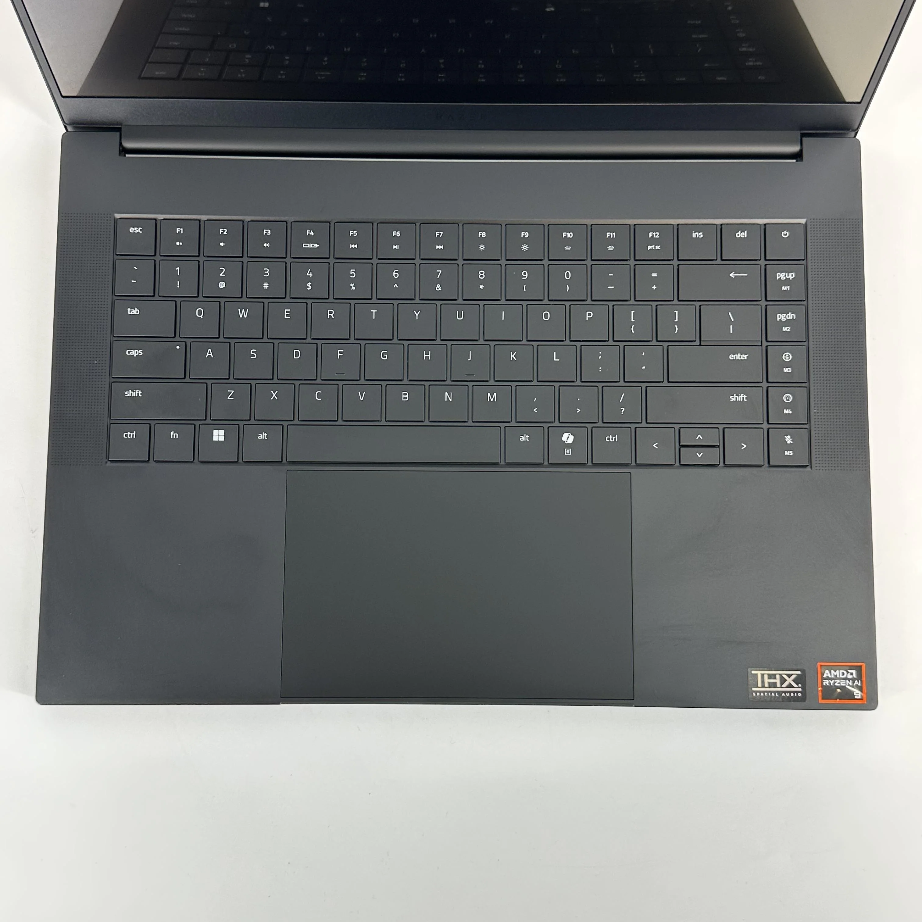 Razer Blade 16 2025 Black 2.0 GHz AMD Ryzen AI 9 365 16GB RAM 1TB Solid State Drive NVIDIA GeForce RTX 5060 8 GB - Image 2