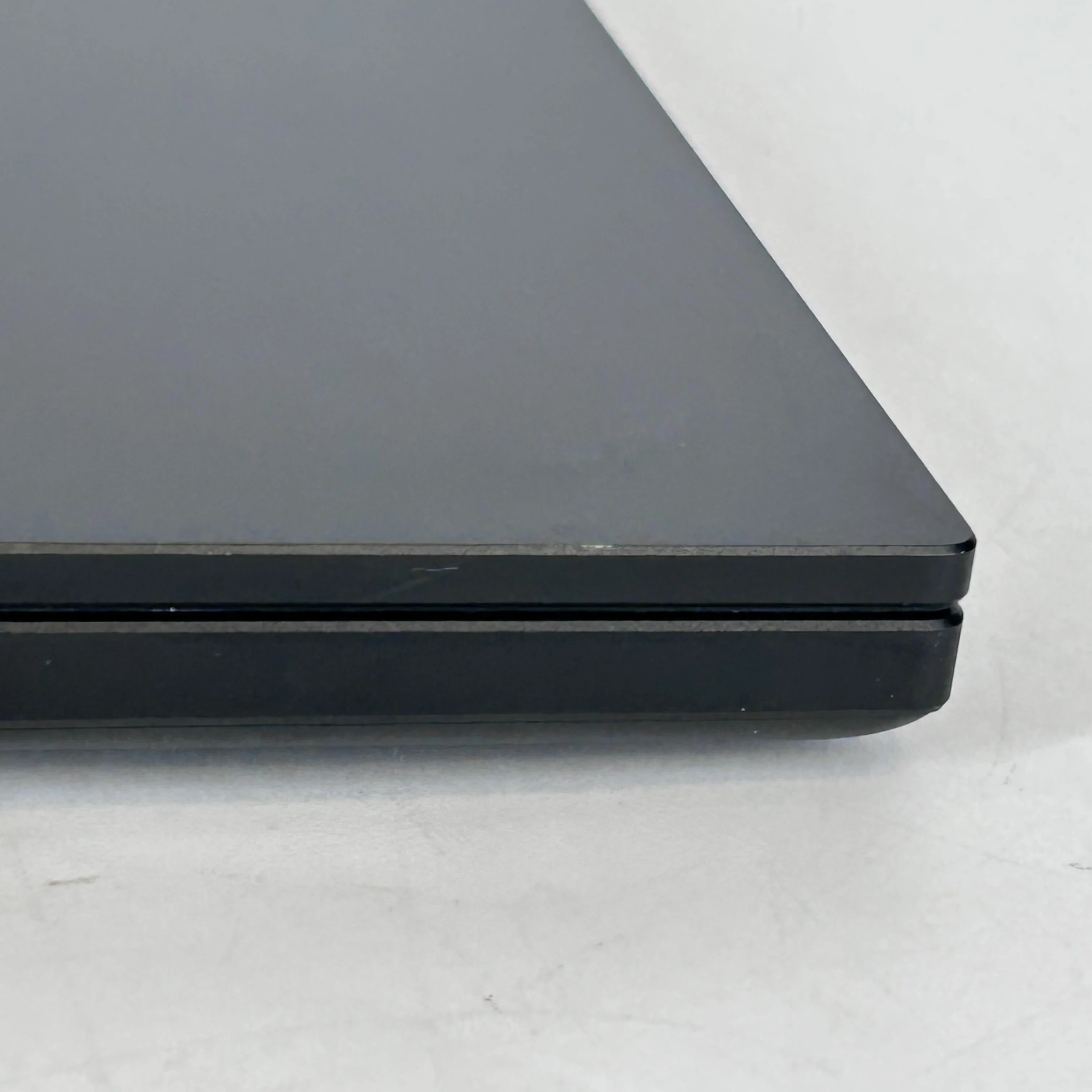 Razer Blade 16 2025 Black 2.0 GHz AMD Ryzen AI 9 365 32GB RAM 1TB Solid State Drive NVIDIA GeForce RTX 5070 Ti 12 GB - Image 15