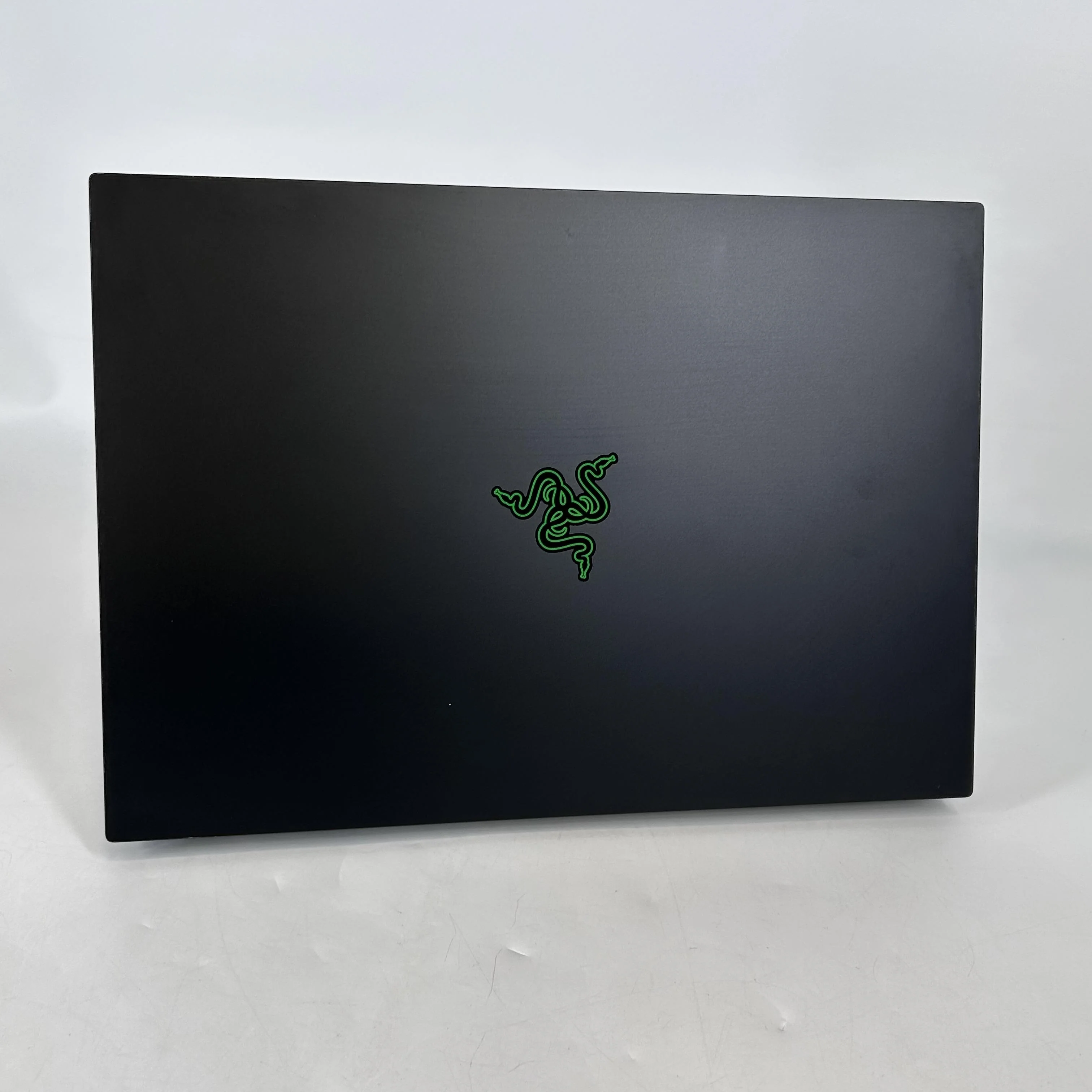 Razer Blade 16 2025 Black 2.0 GHz AMD Ryzen AI 9 365 32GB RAM 1TB Solid State Drive NVIDIA GeForce RTX 5070 Ti 12 GB - Image 4