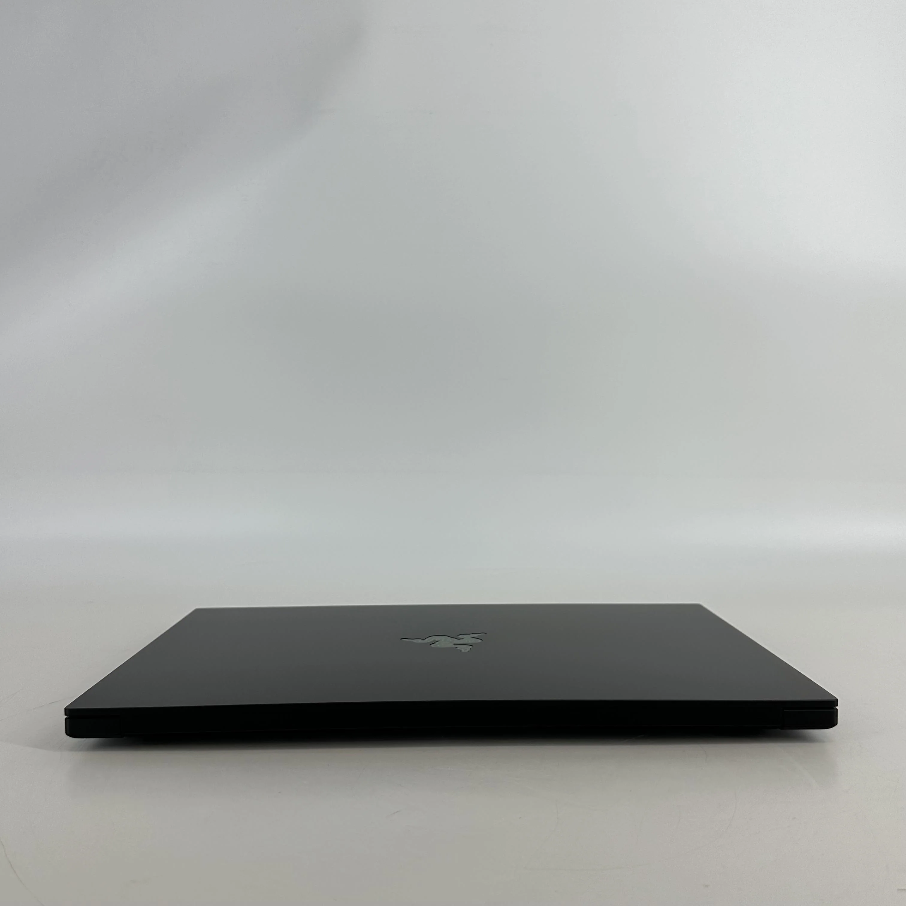 Razer Blade 16 2025 Black 2.0 GHz AMD Ryzen AI 9 365 32GB RAM 1TB Solid State Drive NVIDIA GeForce RTX 5070 Ti 12 GB - Image 7