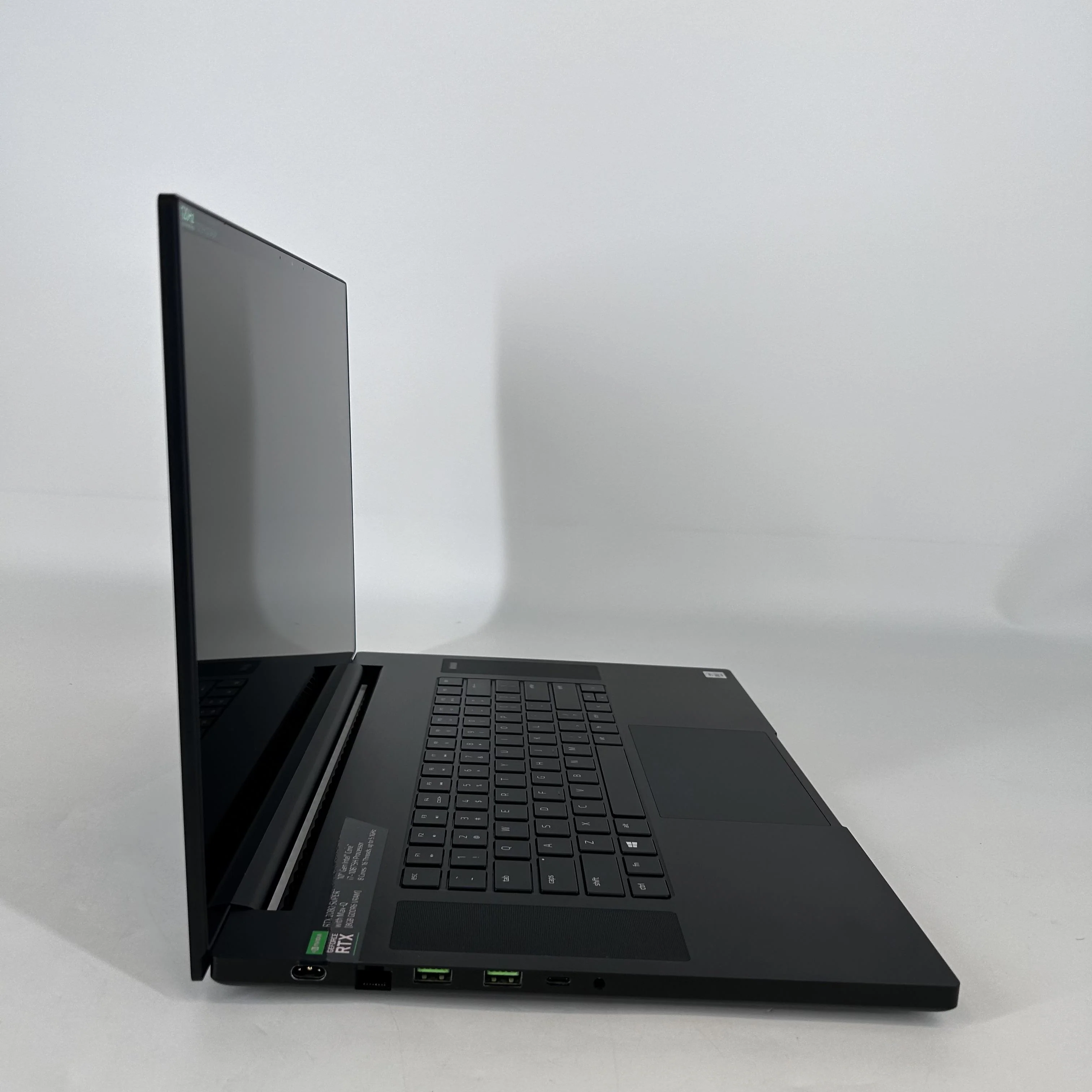 Razer Blade Pro 17 2020 Black 2.3 GHz Intel Core i7 10th Gen. 32GB RAM 2TB Solid State Drive 1TB Solid State Drive NVIDIA GeForce RTX 2080 SUPER 8 GB - Image 3