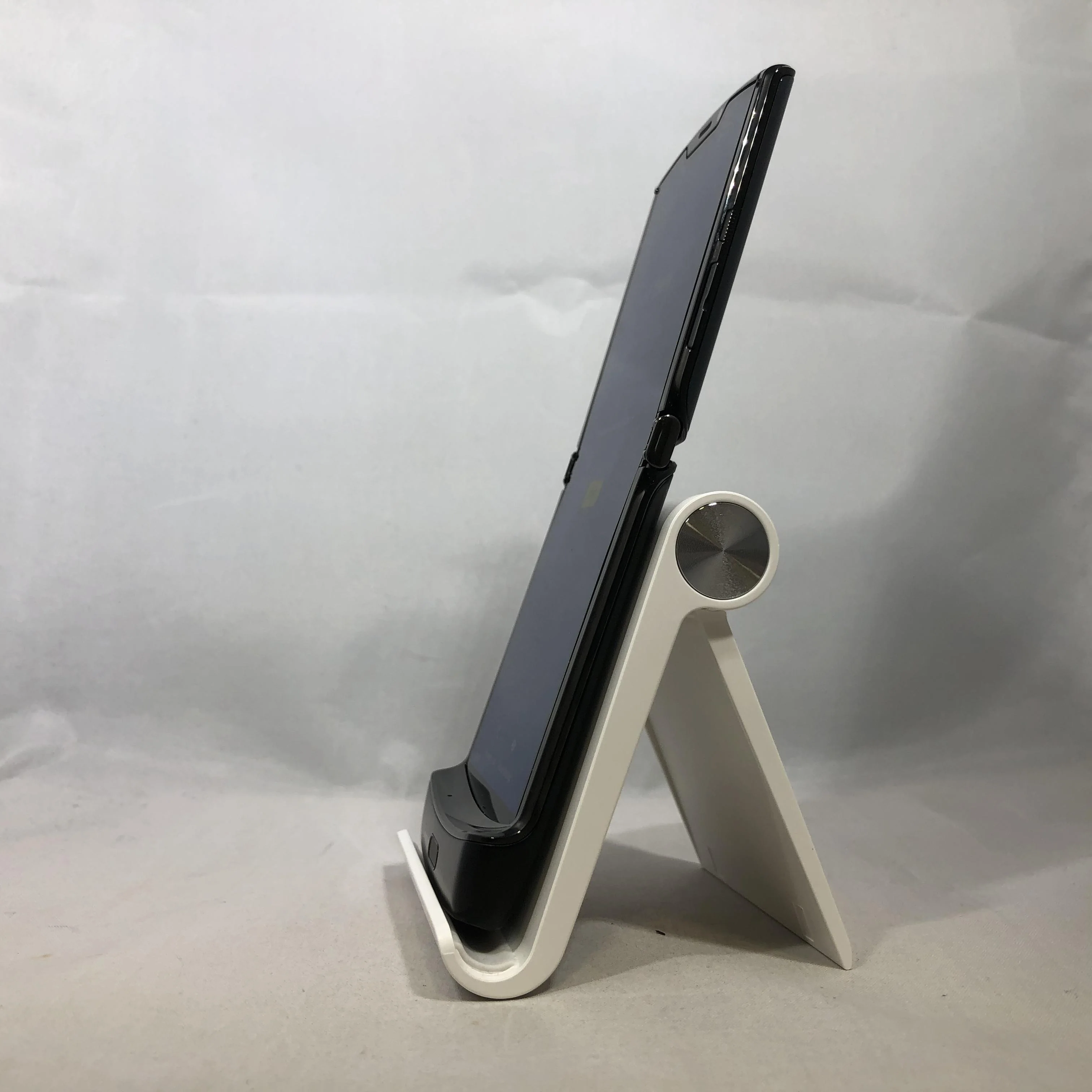 Razr 5G 8GB RAM 256GB Black (T-Mobile) - Image 2