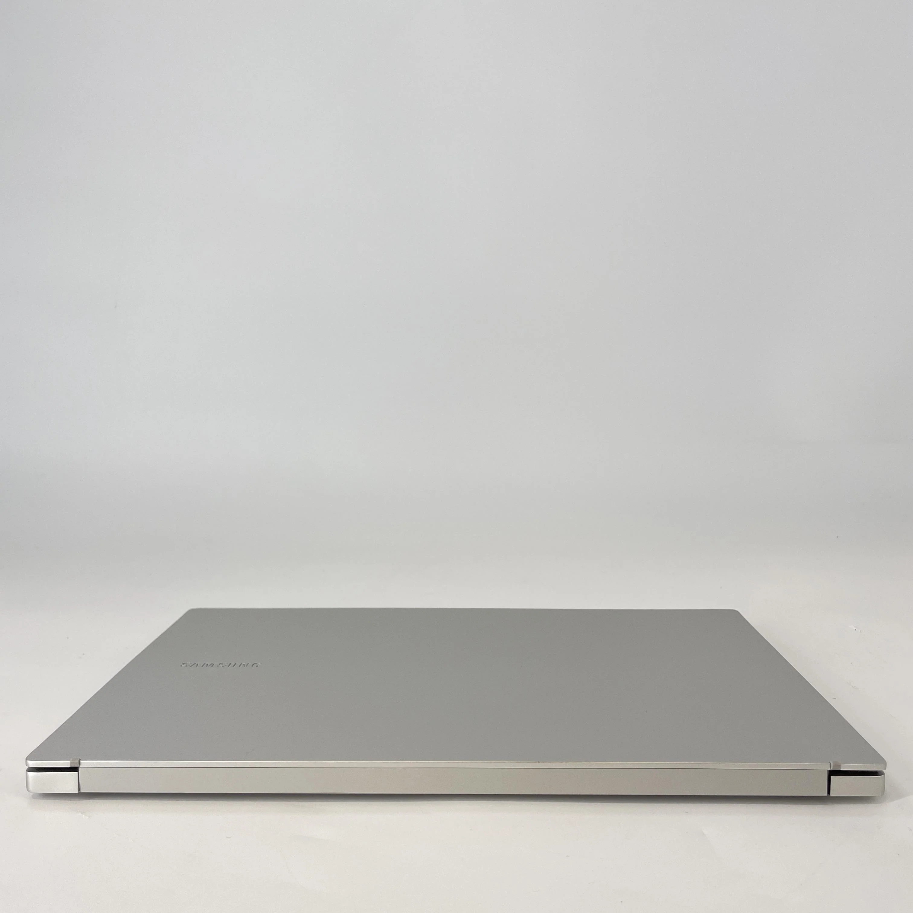 Samsung Galaxy Book Odyssey 15.6 Silver 2.8 GHz Intel Core i7 11th Gen. 16GB RAM 512GB Solid State Drive - Image 7