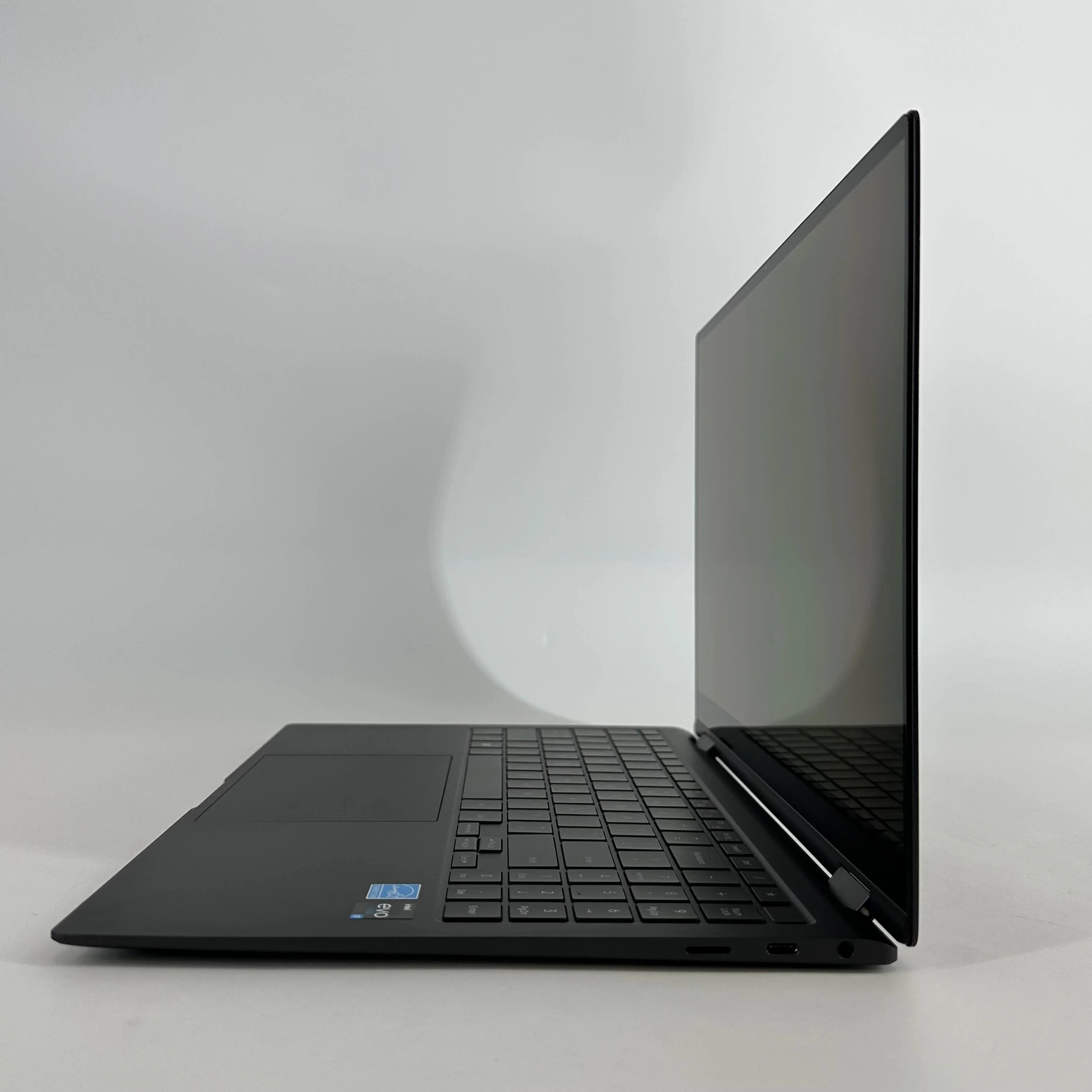 Samsung Galaxy Book2 Pro 360 15.6 Graphite WiFi 2.1 GHz Intel Core i7 12th Gen. 8GB RAM 512GB Solid State Drive - Image 3