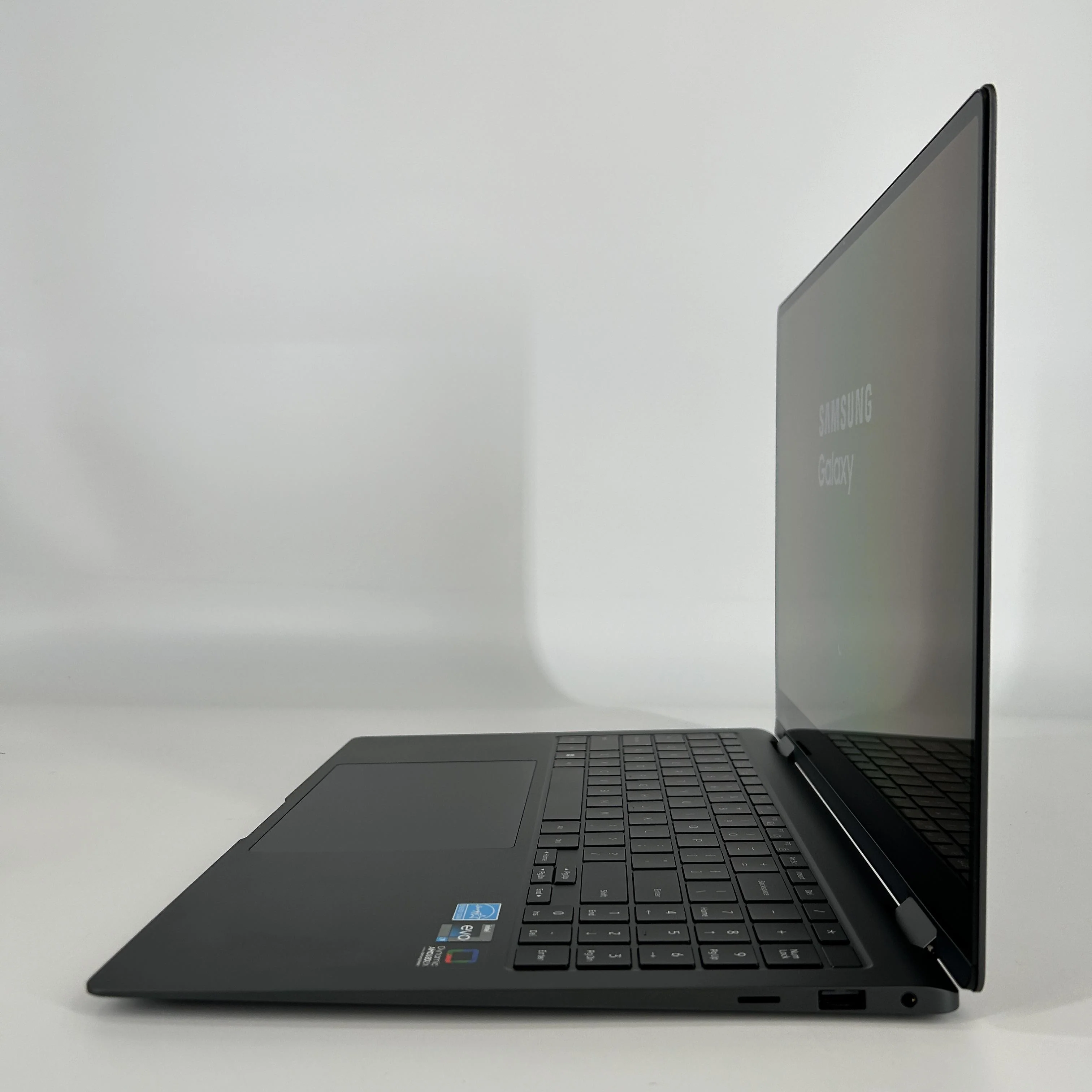 Samsung Galaxy Book3 Pro 360 16 Graphite 2.2 GHz Intel Core i7 13th Gen. 16GB RAM 1TB Solid State Drive - Image 4