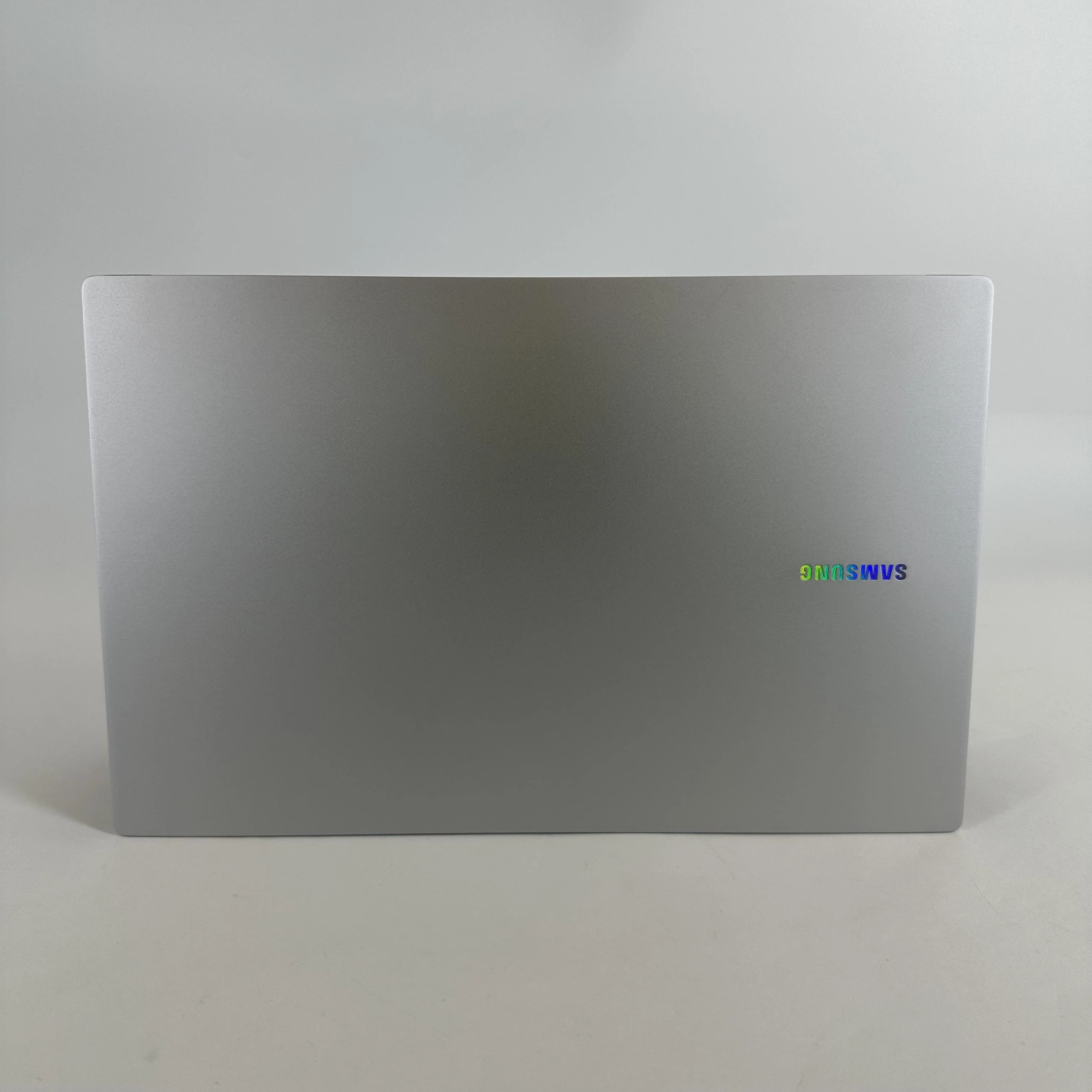 Samsung Galaxy Book4 15.6 Silver 1.8 GHz Intel Core 7 16GB RAM 512GB Solid State Drive - Image 5