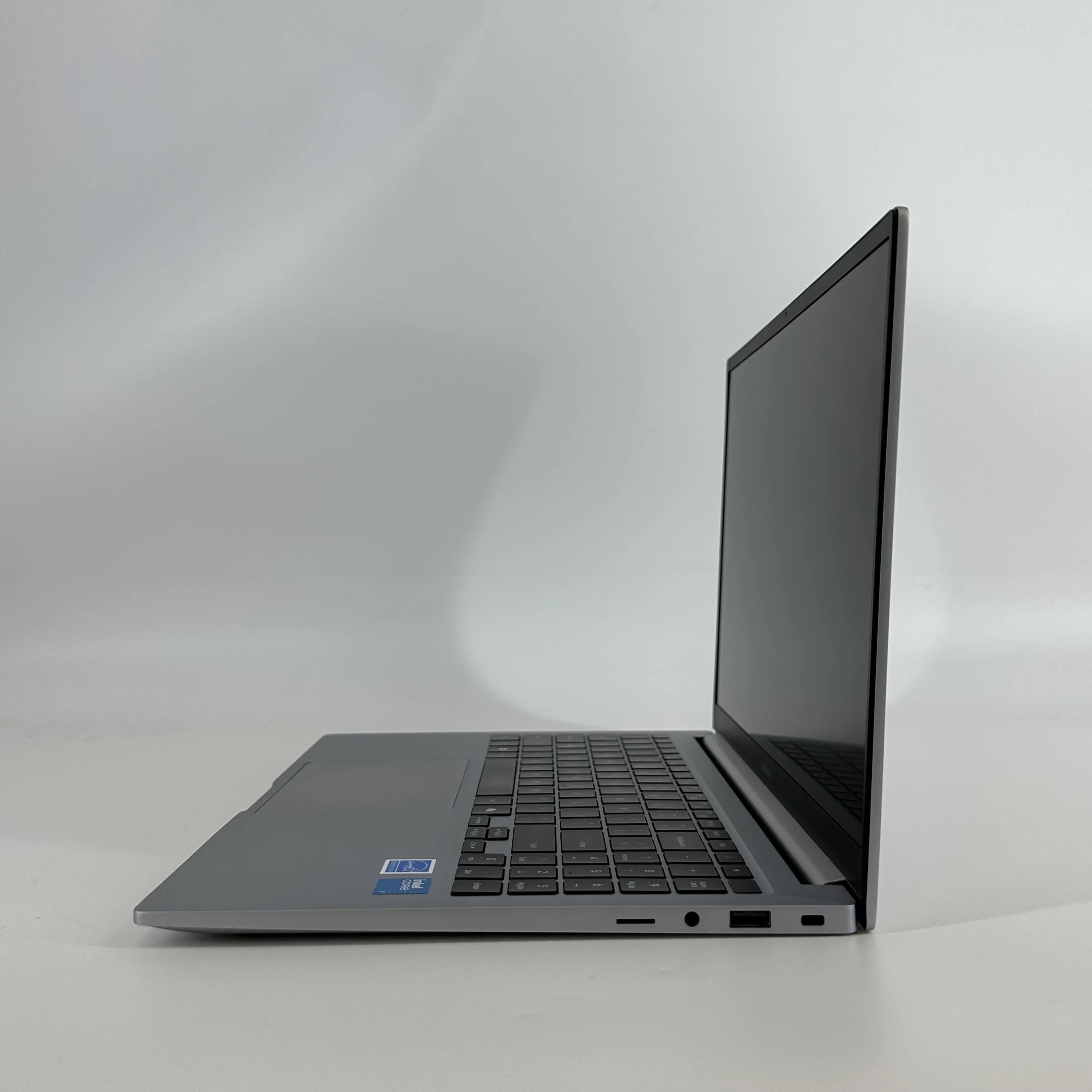 Samsung Galaxy Book4 15.6 Silver 1.8 GHz Intel Core 7 16GB RAM 512GB Solid State Drive - Image 6