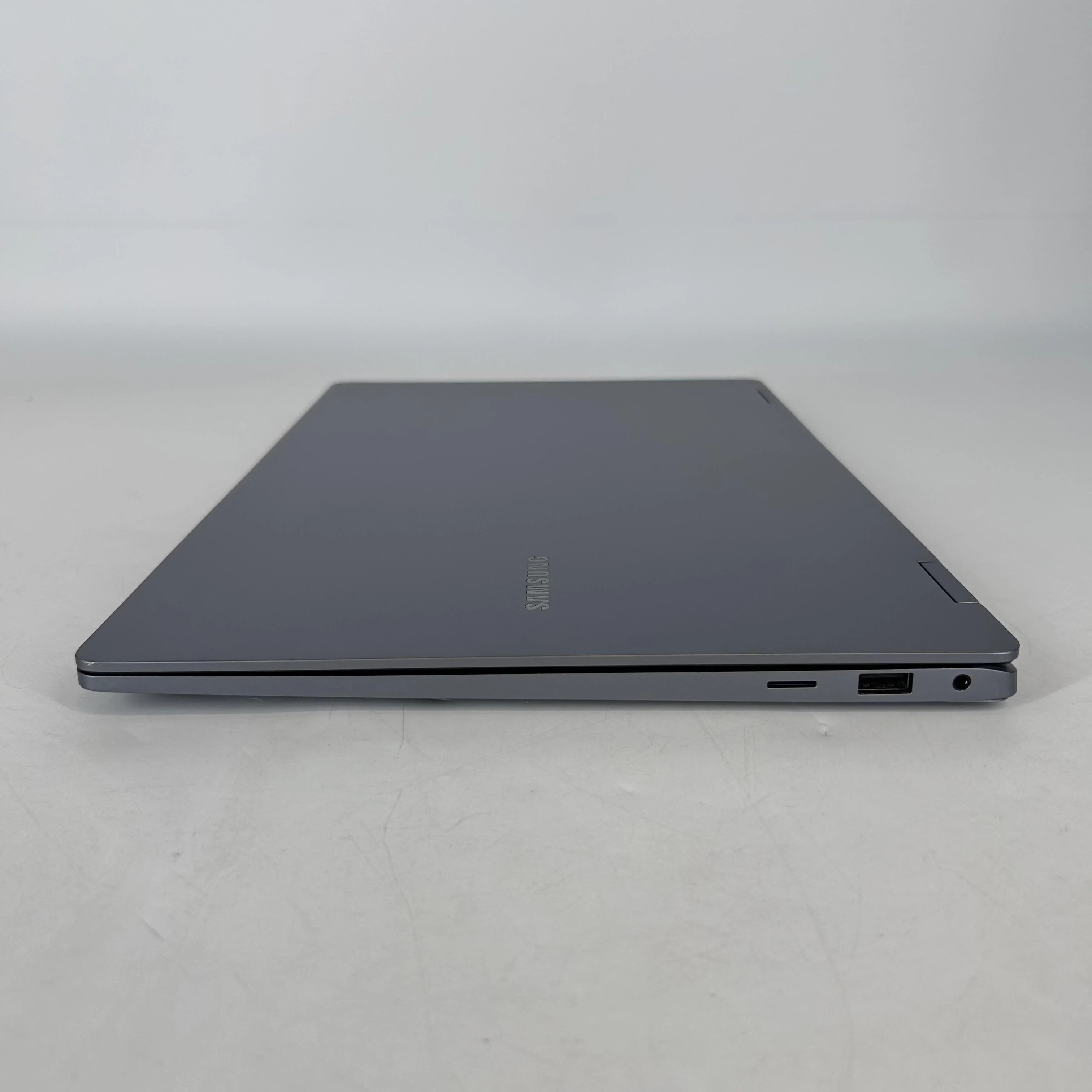 Samsung Galaxy Book4 360 15.6 Gray 1.8 GHz Intel Core Ultra 7 16GB RAM 512GB Solid State Drive - Image 7