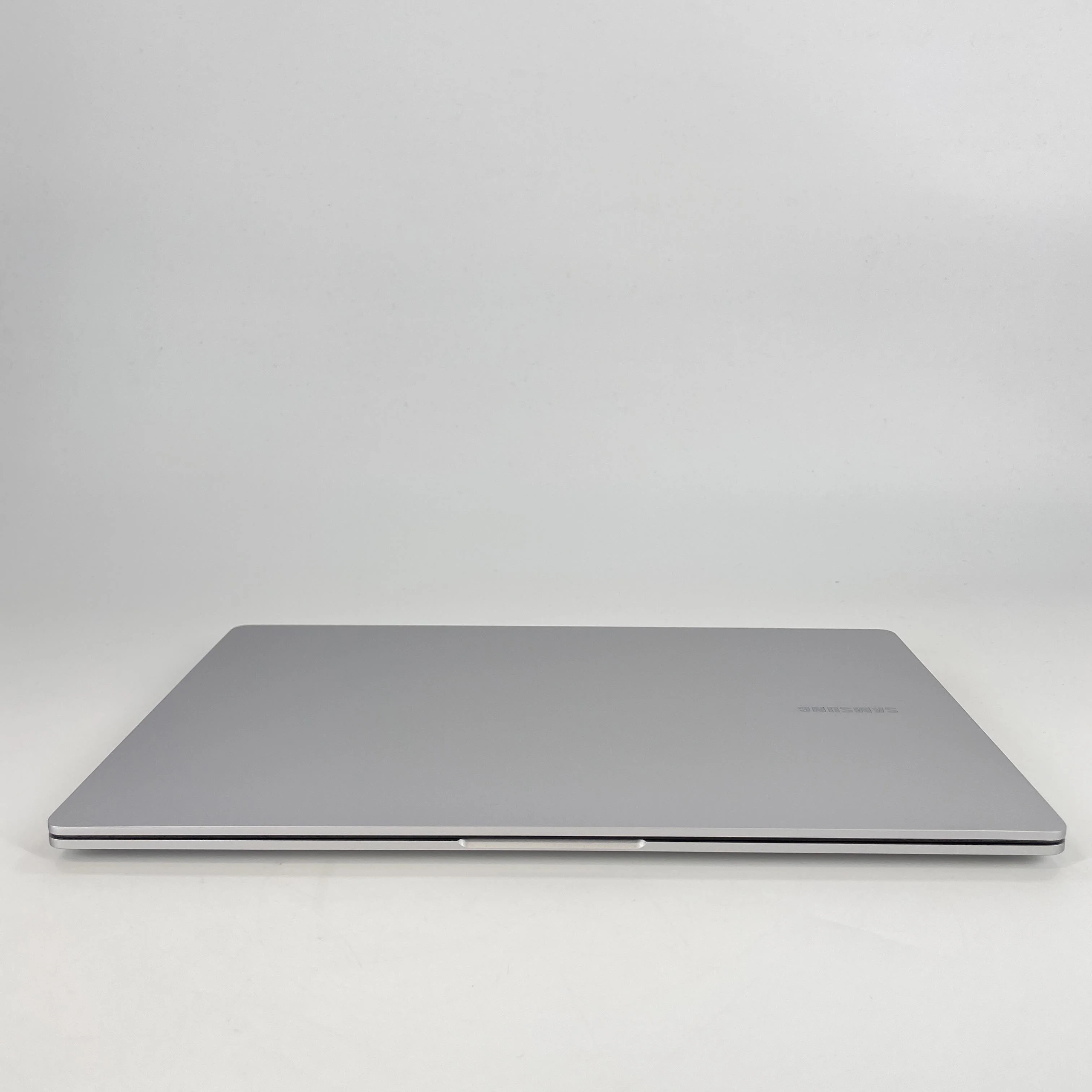 Samsung Galaxy Book5 15.6 Silver 2.0 GHz Intel Core Ultra 7 Series 2 16GB RAM 512GB Solid State Drive - Image 9