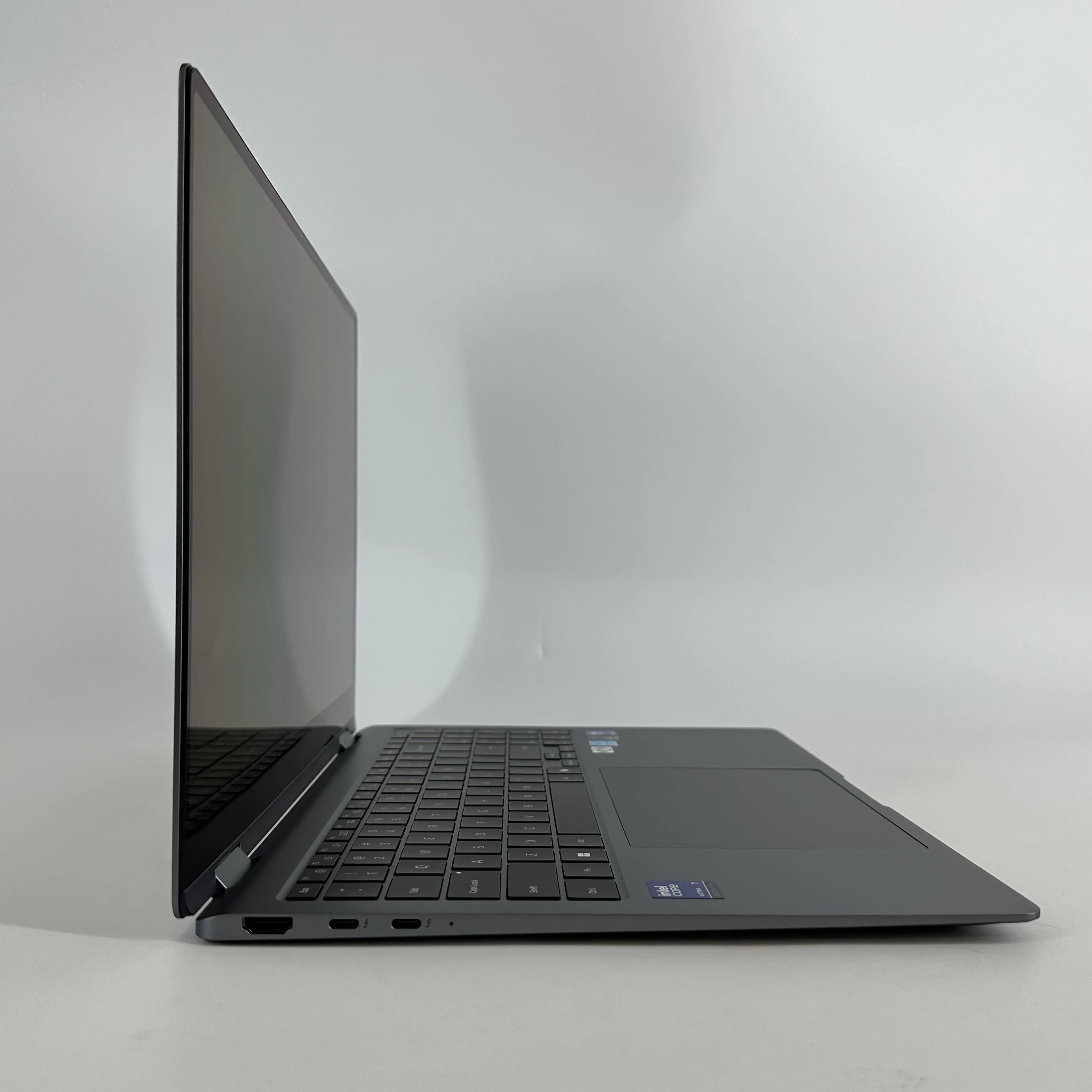 Samsung Galaxy Book5 Pro 360 16 Gray 2.2 GHz Intel Core Ultra 7 Series 2 32GB RAM 1TB Solid State Drive - Image 3