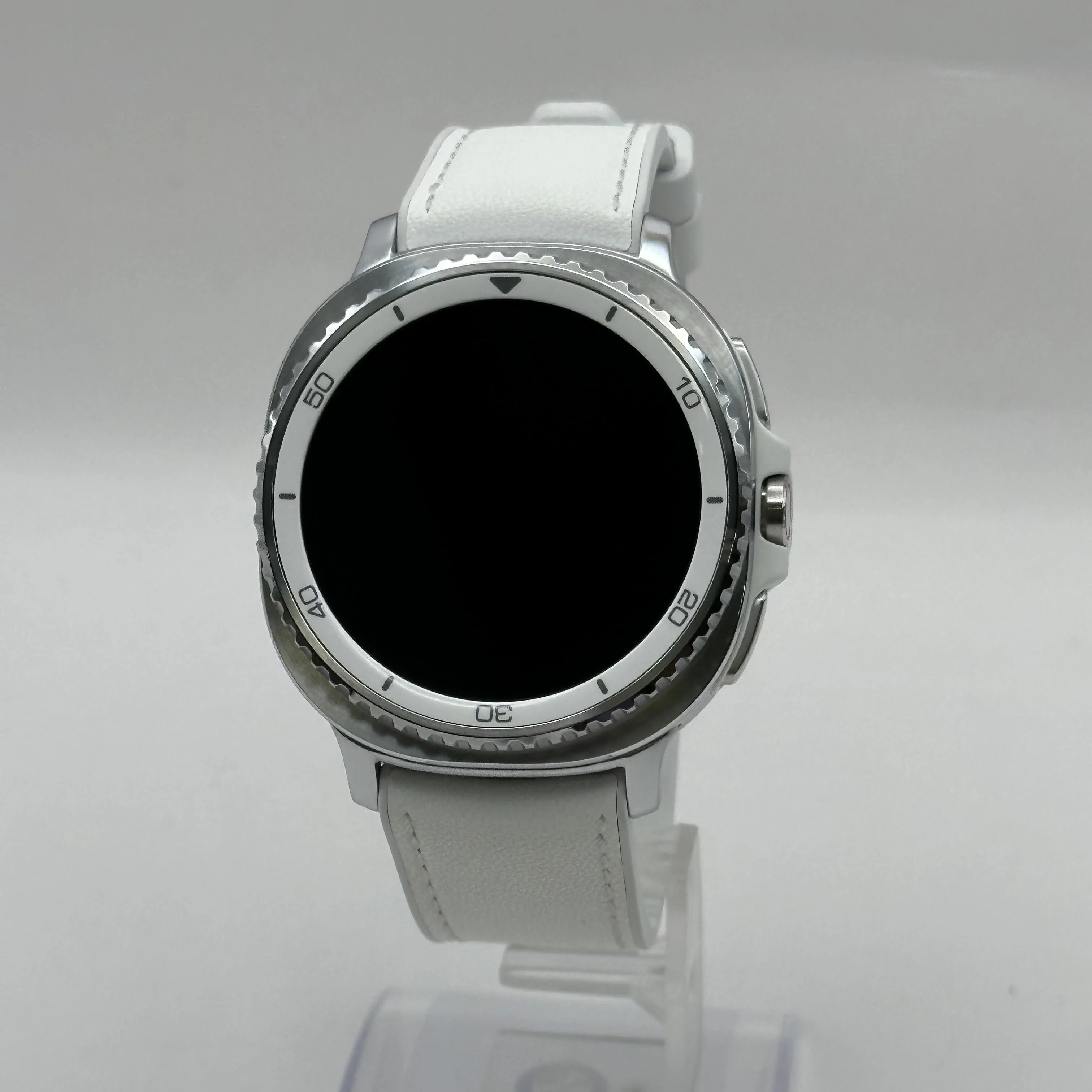 Samsung Galaxy Watch8 Classic 46mm White WiFi 64GB - Image 2