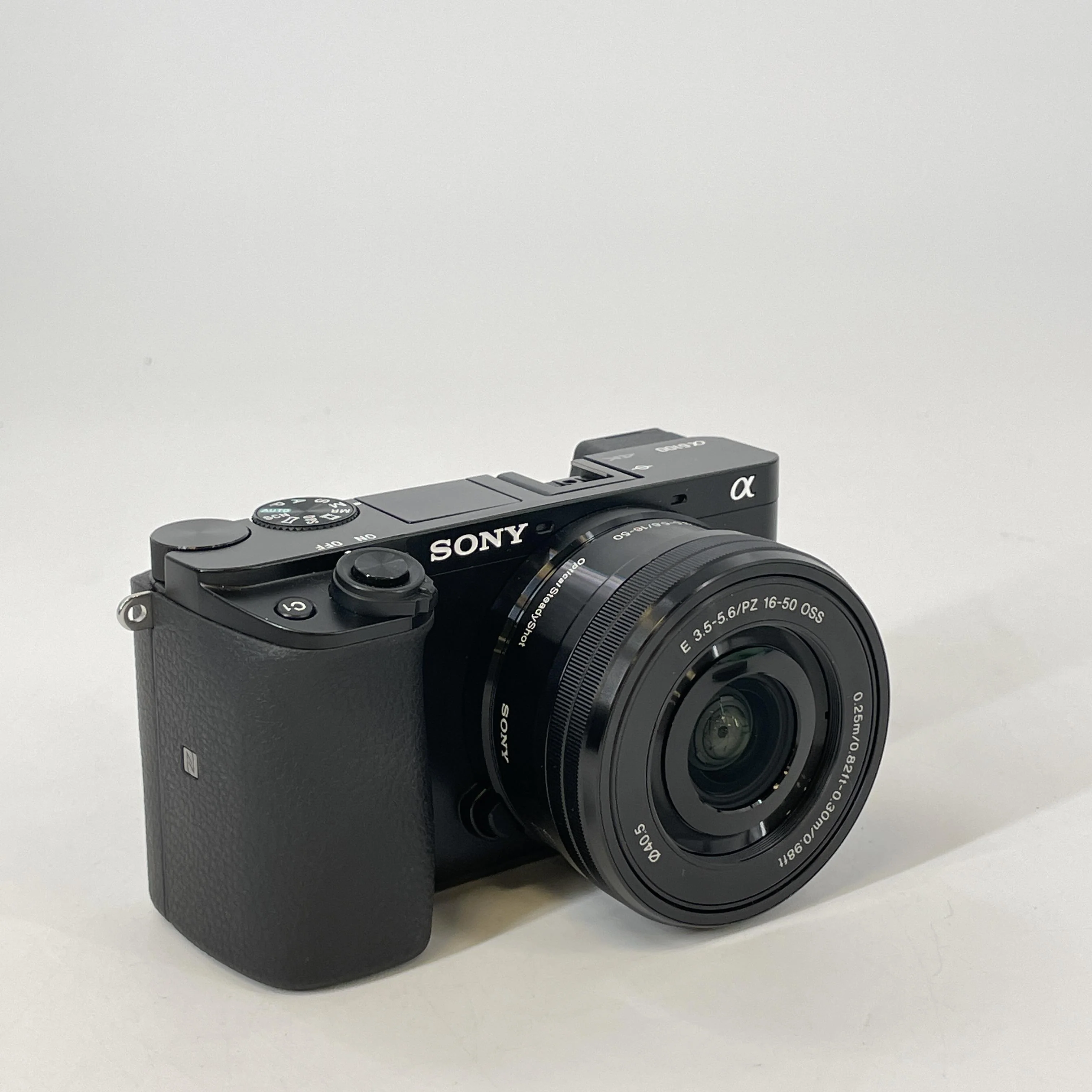 Sony Alpha 6100 24.2MP Black - Image 2