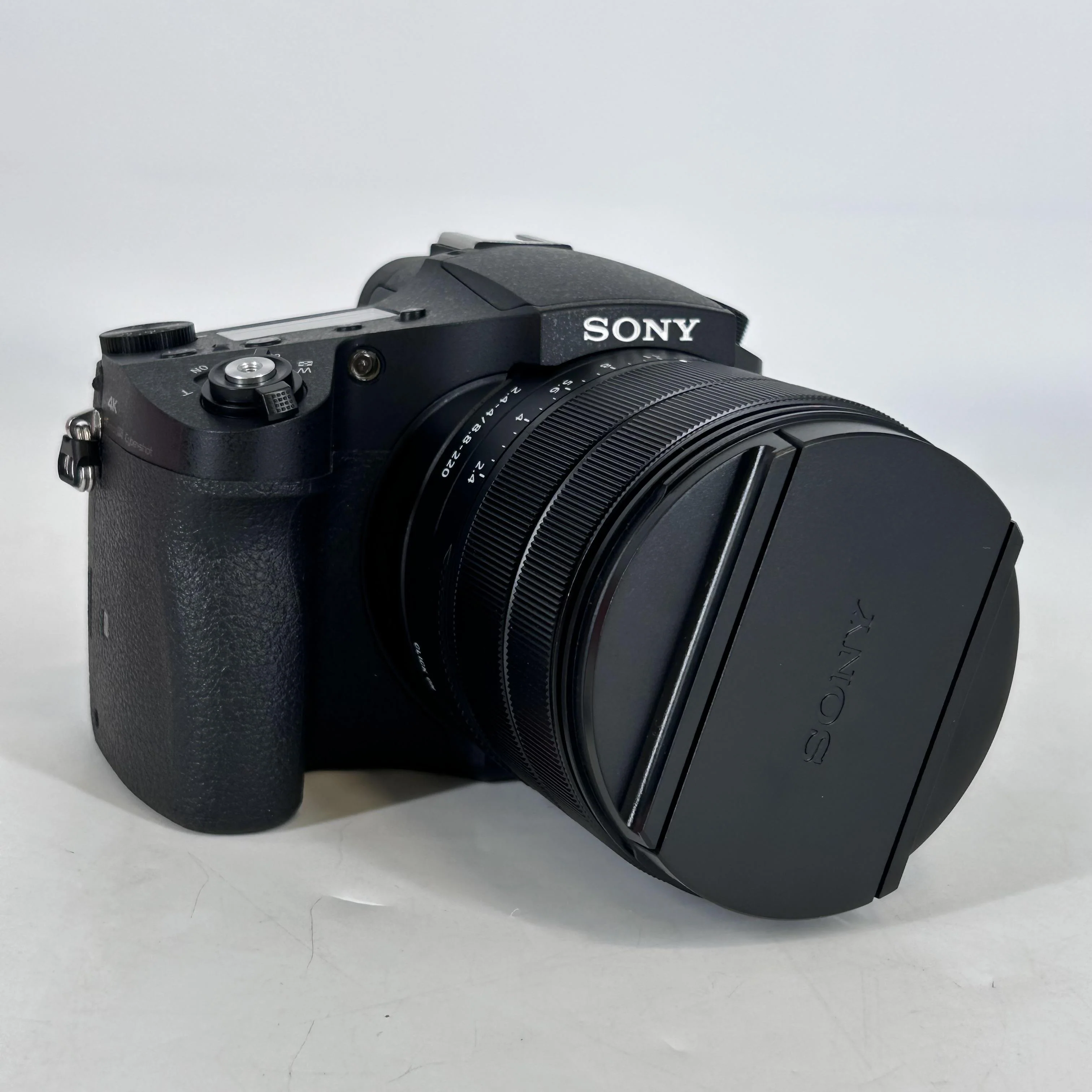 Sony Cyber-Shot RX10 IV 20.1MP Black - Image 2