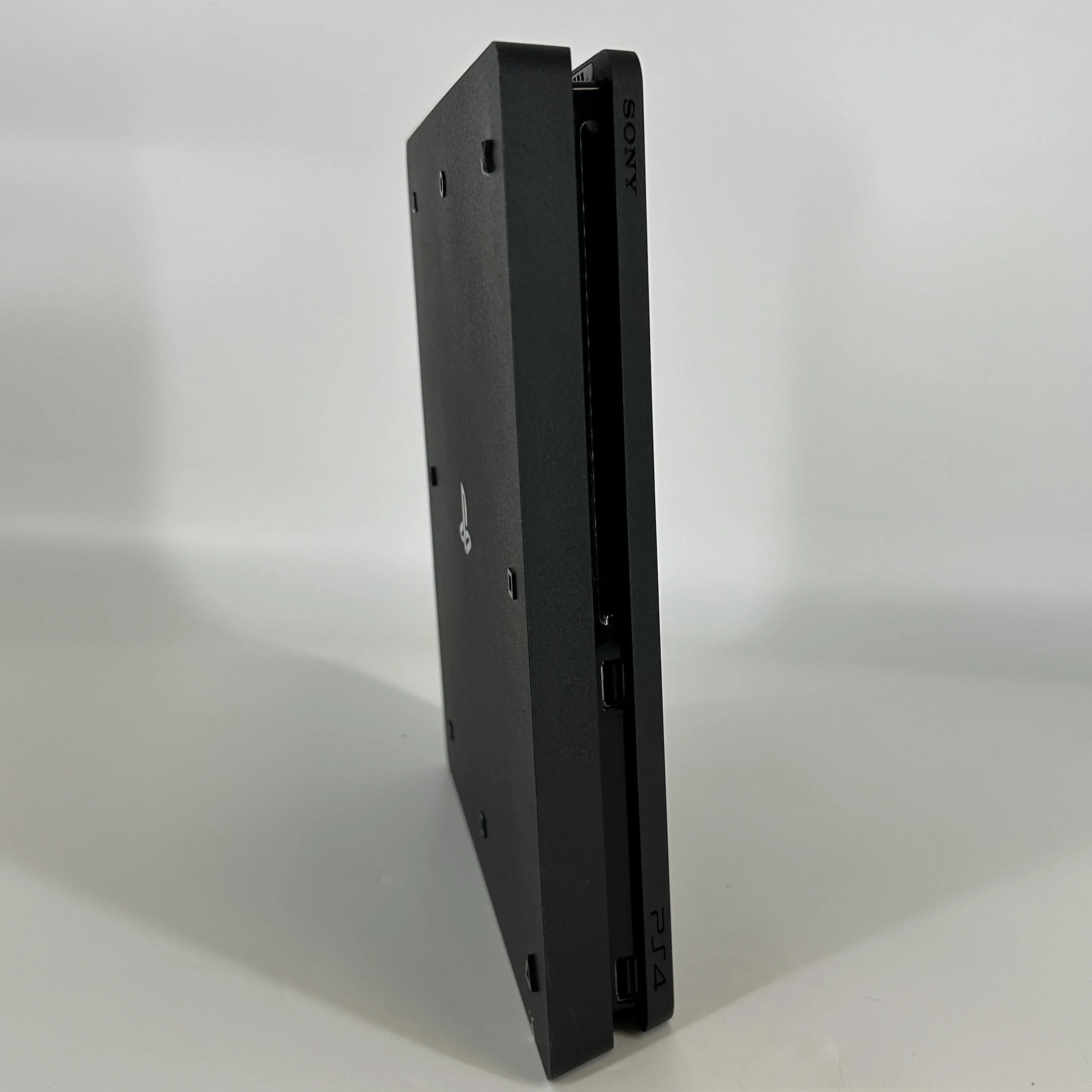 Sony PlayStation 4 Slim 1TB - Image 3