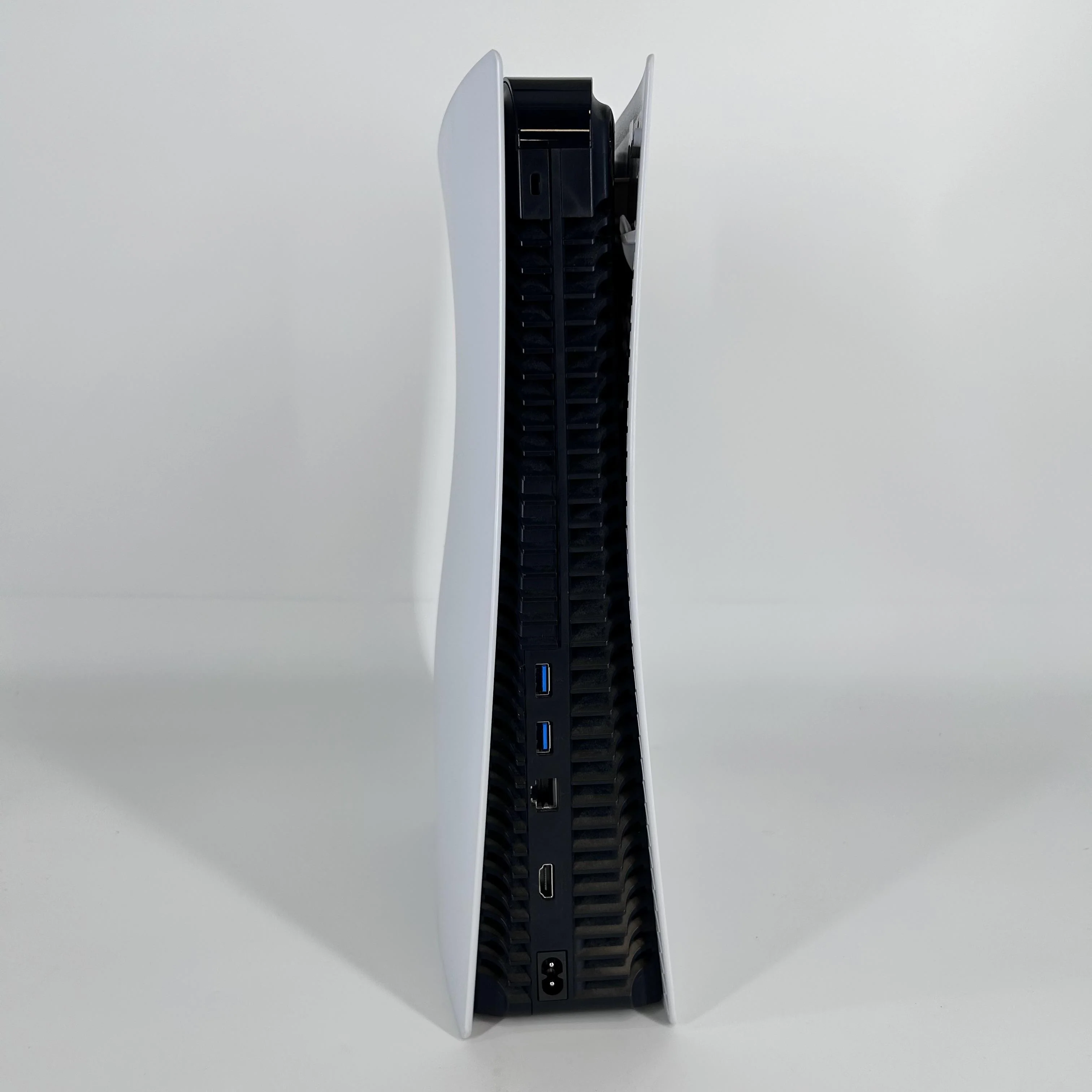 Sony PlayStation 5 White 825GB - Image 3