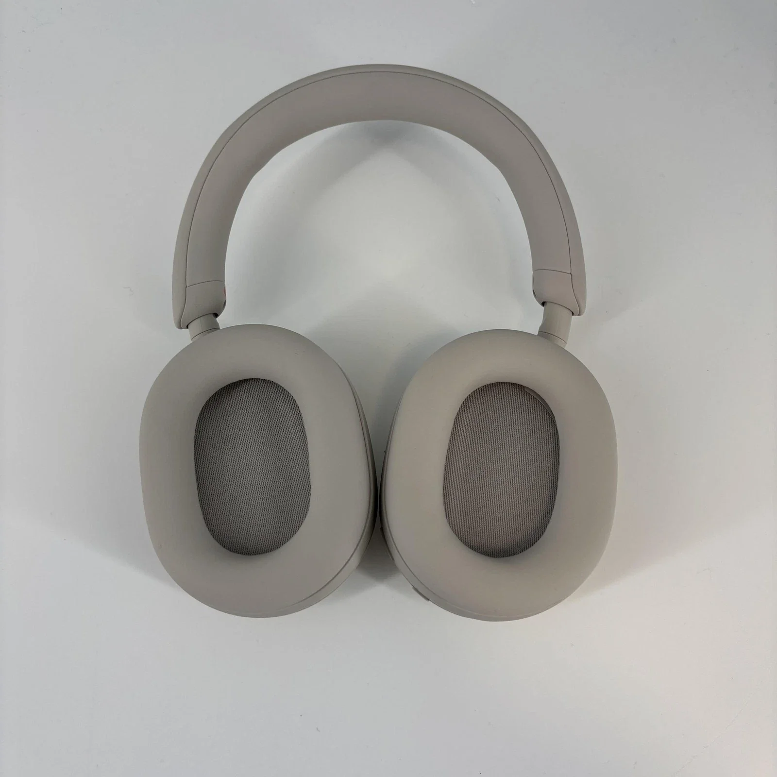 Sony WH-1000XM5 Headphones Silver - Image 2
