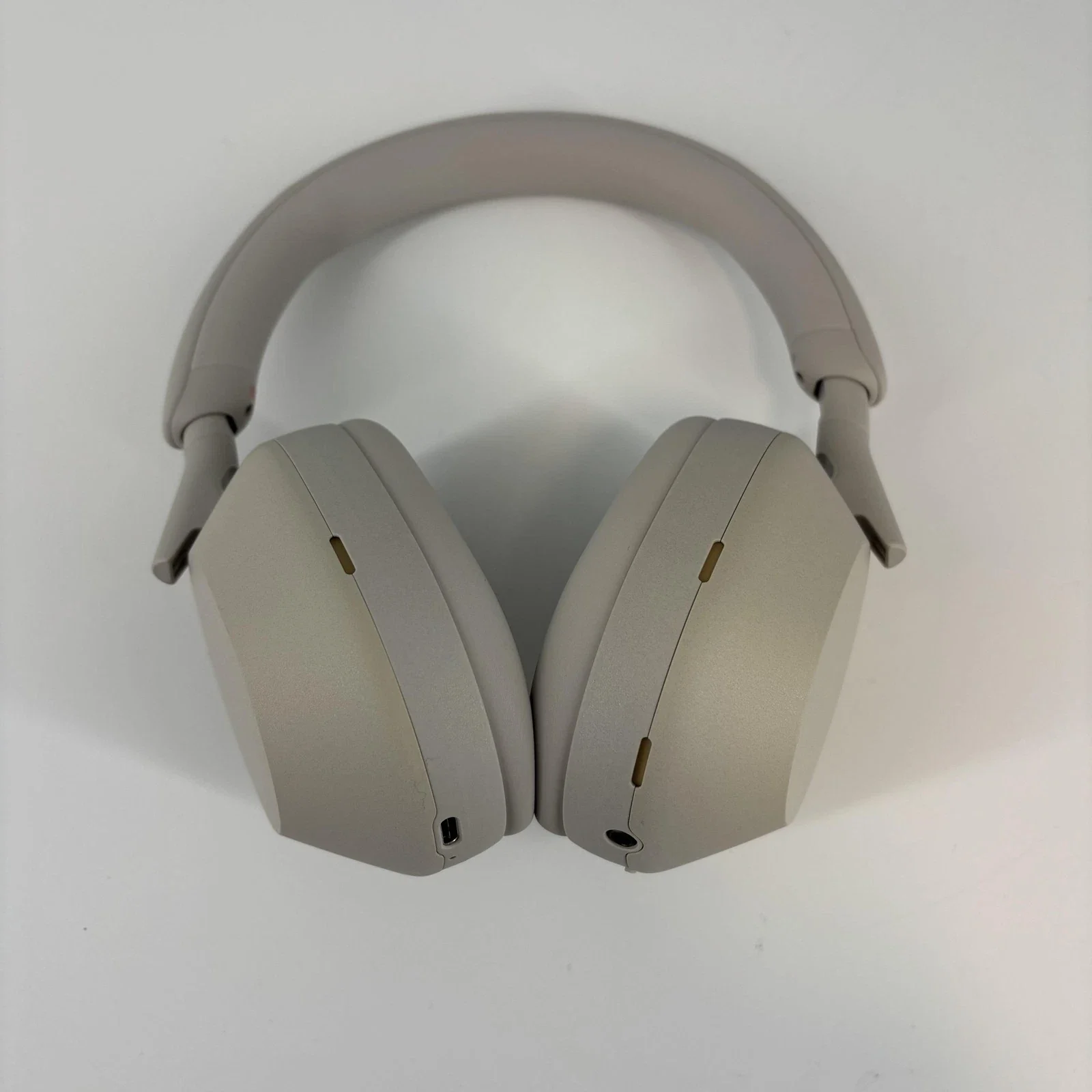 Sony WH-1000XM5 Headphones Silver - Image 3